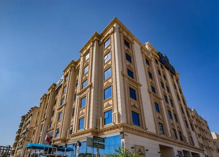 فندق كراون تاون